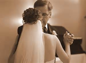 father-daughter-wedding-dance